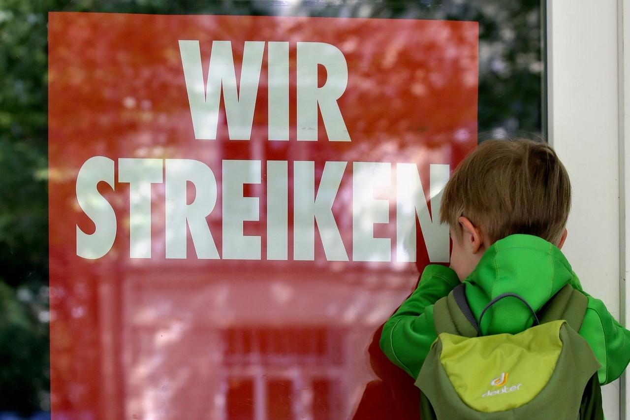 Öffentlicher Dienst: Gewerkschaften Rufen Zu Warnstreiks Auf | BR24