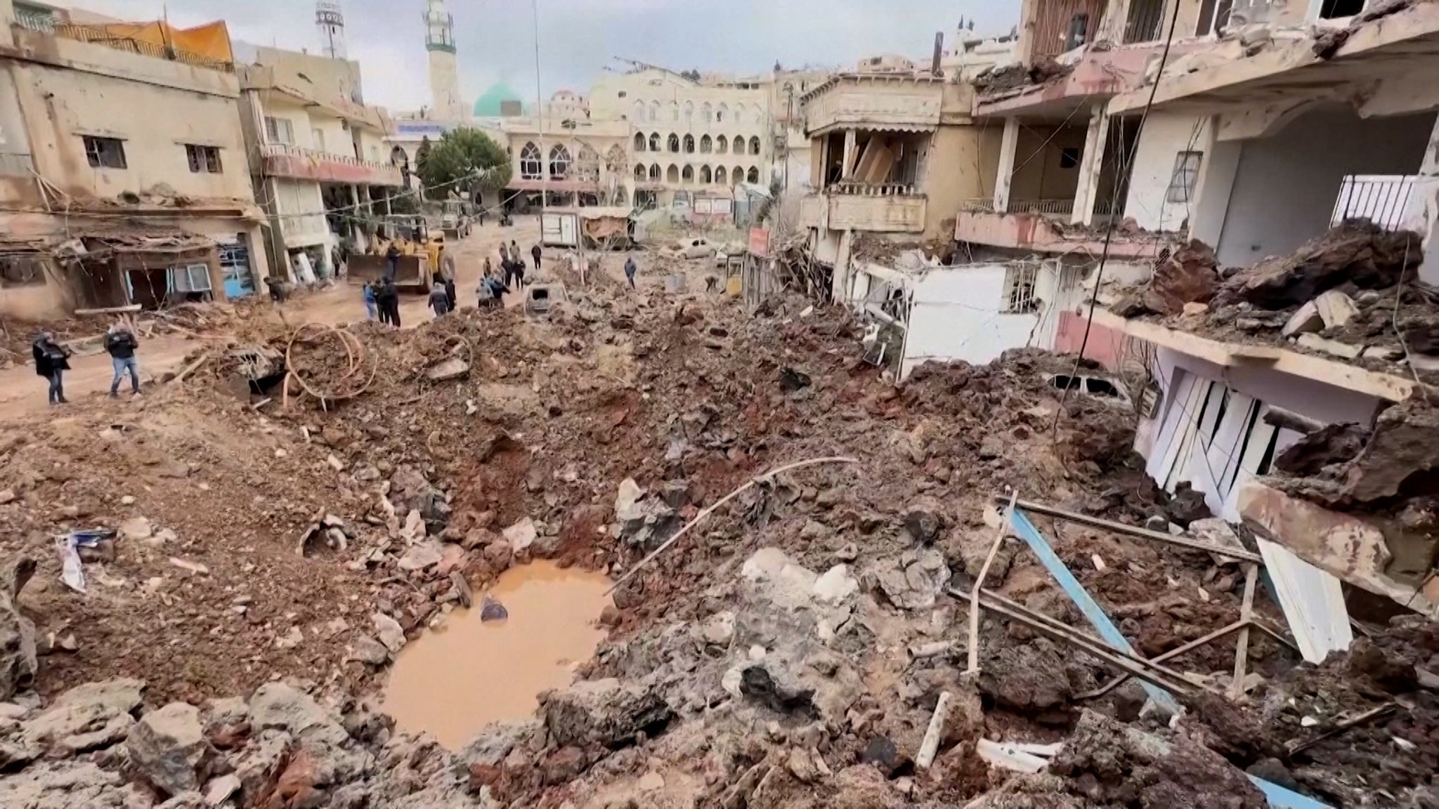 Israel nimmt weiter die vom Iran finanzierte Hisbollah-Miliz ins Visier und greift Ziele im Libanon an. 