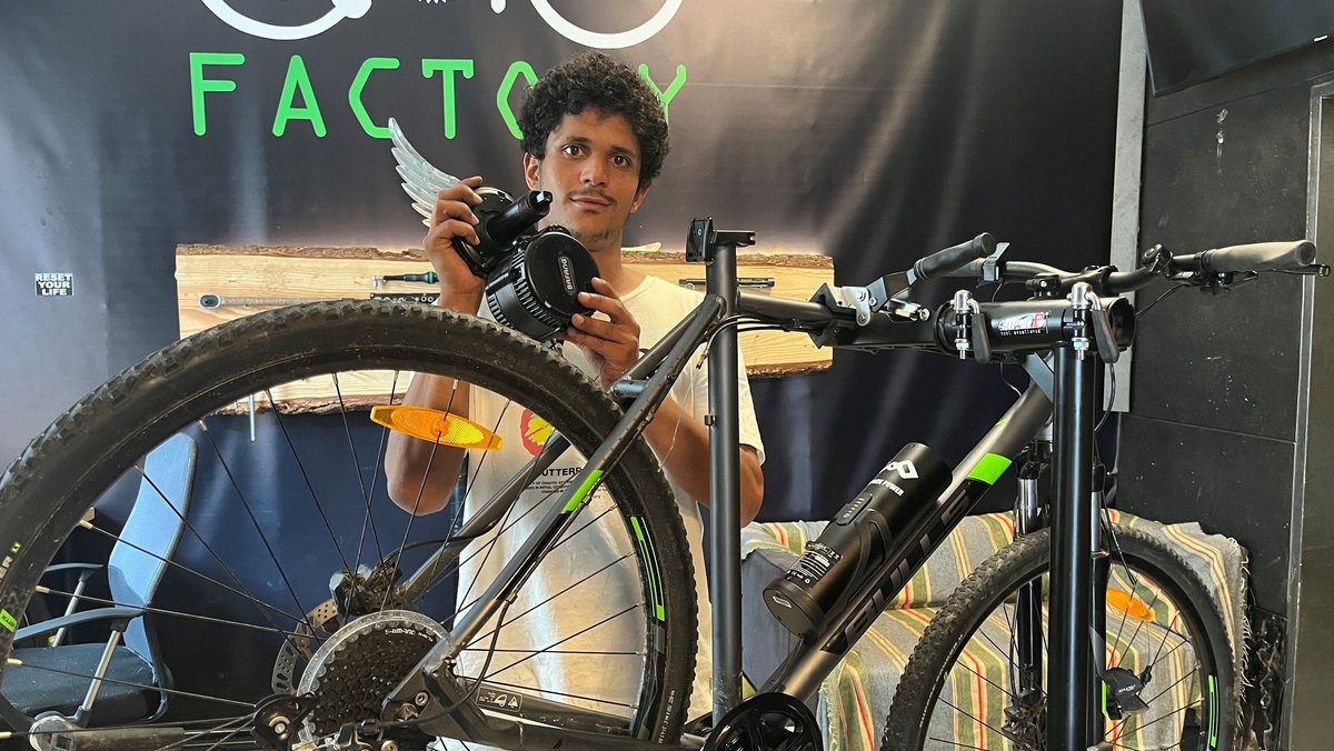 Günstige Alternative: Wie eine Werkstatt Räder zu E-Bikes pimpt
