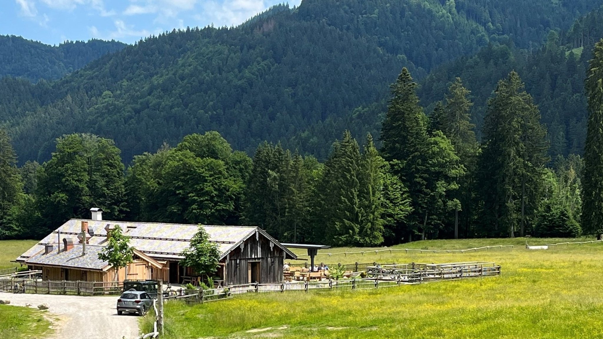 Schließt die Saurüsselalm? Betreiber gibt Baugenehmigung zurück