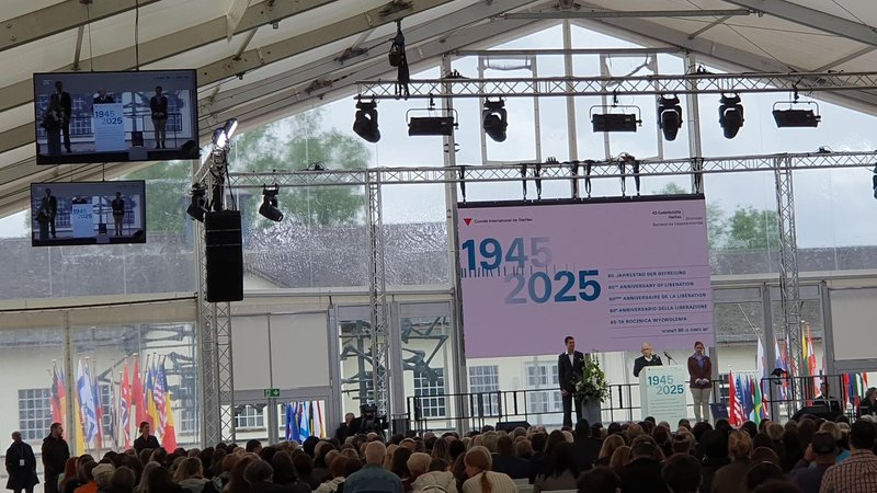 Gedenkfeier in KZ-Gedenkstätte Dachau. | Bild: BR / Birgit Grundner Gedenkfeier in KZ-Gedenkstätte Dachau.
