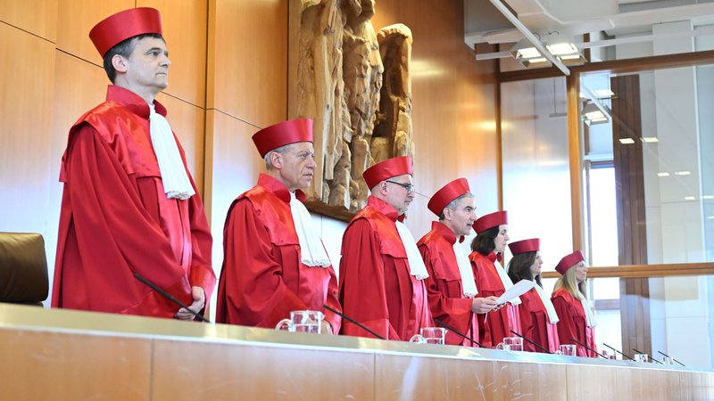 Karlsruhe entscheidet: Soli vor dem Aus? | Bild: picture alliance/dpa | Uli Deck Karlsruhe entscheidet: Soli vor dem Aus?