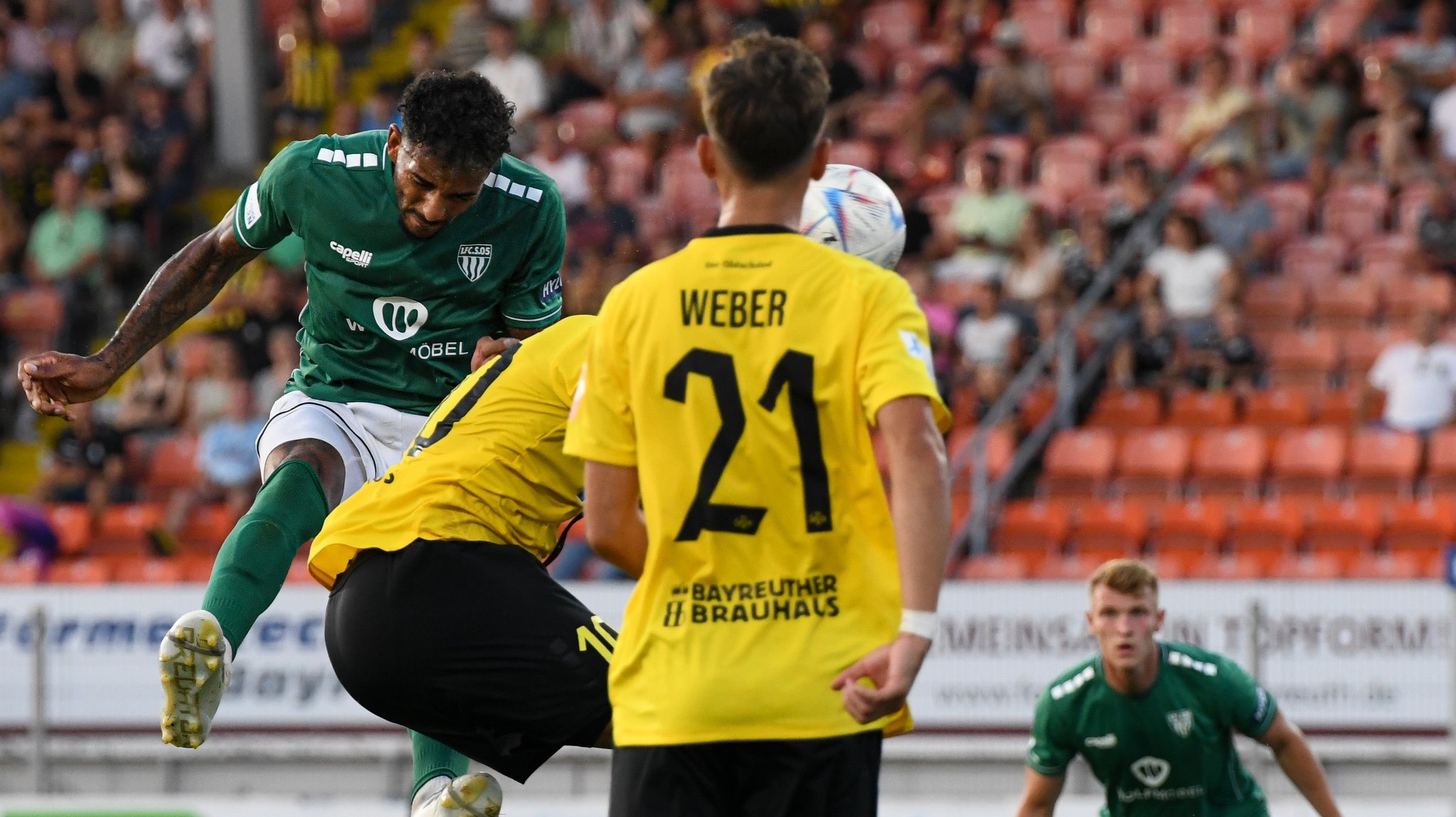 Spielszene vom letzten Aufeinandertreffen zwischen der SpVgg Bayreuth und dem FC Schweinfurt 05 am 16.08.24 in Bayreuth.