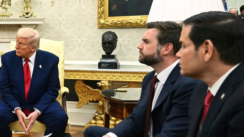US-Außenminister Rubio und US-Vizepräsident Vance im Weißen Haus mit US-Präsident Trump | Bild: dpa Bildfiunk US-Außenminister Rubio und US-Vizepräsident Vance im Weißen Haus mit US-Präsident Trump