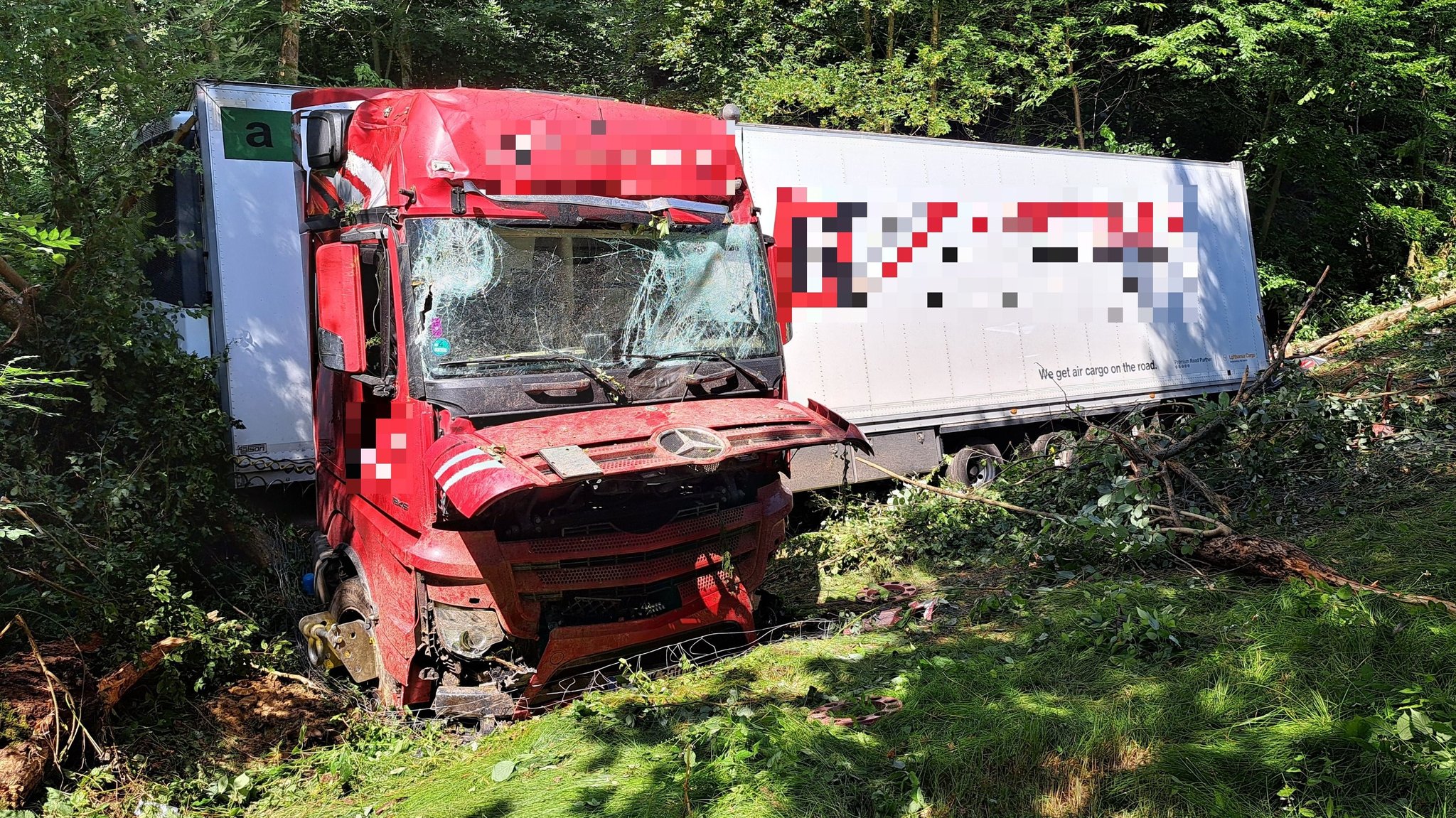 Lkw-Unfall auf der A3 bei Neuburg am Inn: Autobahn lang gesperrt