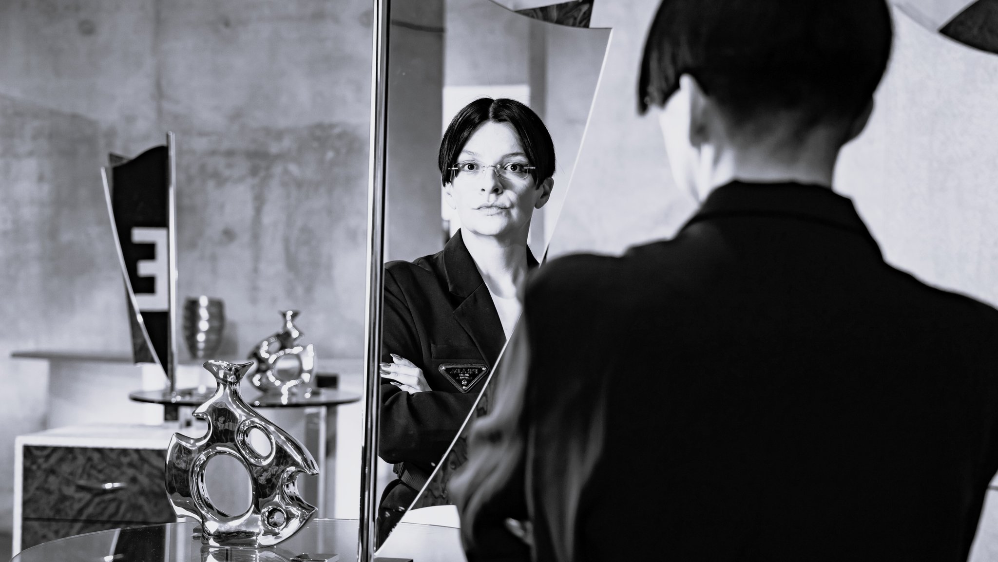 Henrike Naumann in ihrer Installation 'Tag X' in Marie-Elisabeth-Lueders-Haus in Berlin 2024. 