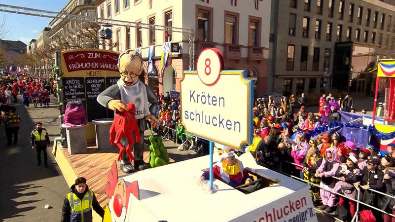 Karneval-Straßenumzug | Bild: BR Karneval-Straßenumzug