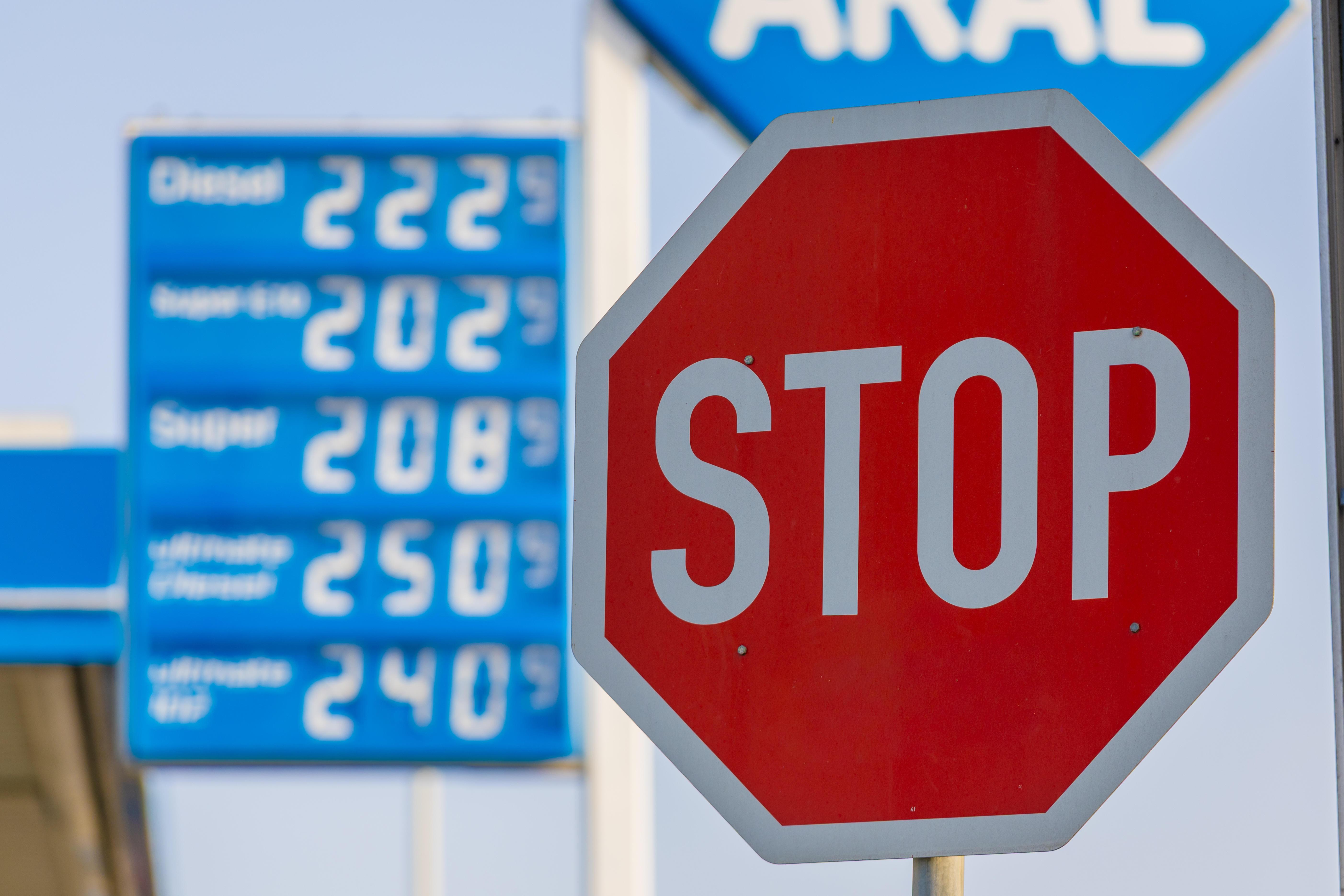 Symbolbild: Die Kraftstoffpreise steigen weiter deutlich an.