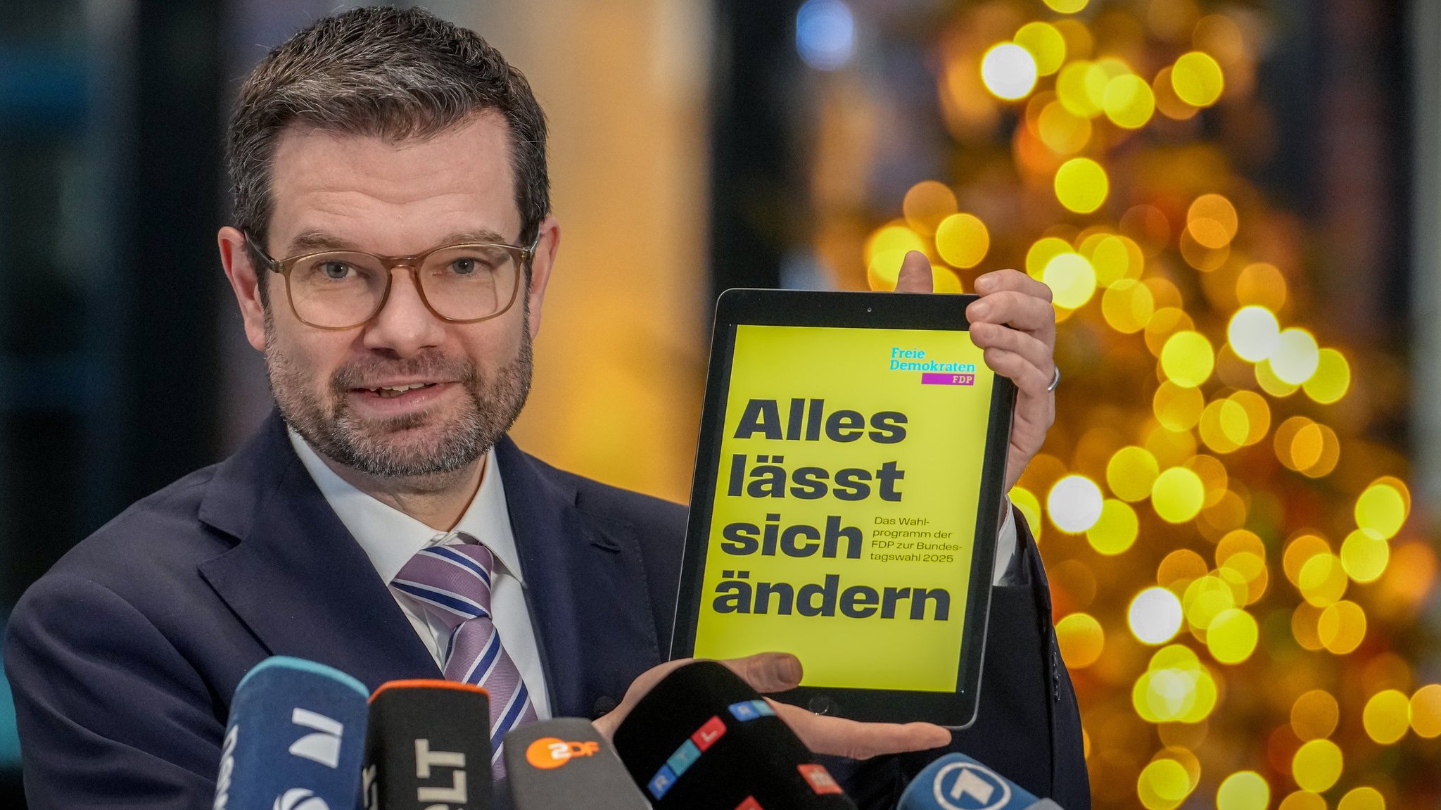 Marco Buschmann, designierter FDP-Generalsekretär, gibt im Anschluss an ein Pressegespräch zur Vorstellung des FDP-Bundestagswahlprogramms ein Pressestatement.