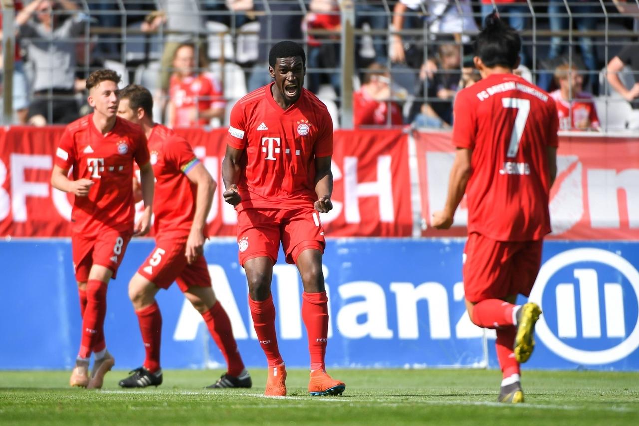 Fc Bayern Munchen Ii Ein Neuer Hoeness Im Rampenlicht Br24