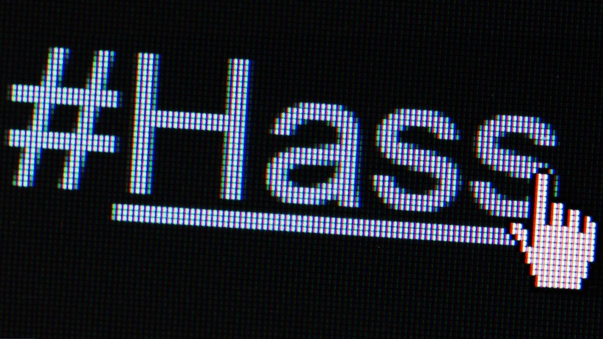 Hass Und Hetze Im Netz Hartere Strafen Und Meldepflichten Br24