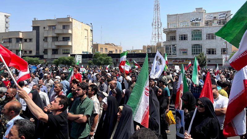 21.06.2025: Protest gegen die israelischen Angriffe in Teheran | Bild: picture alliance / Xinhua News Agency | Sha Dati 21.06.2025: Protest gegen die israelischen Angriffe in Teheran