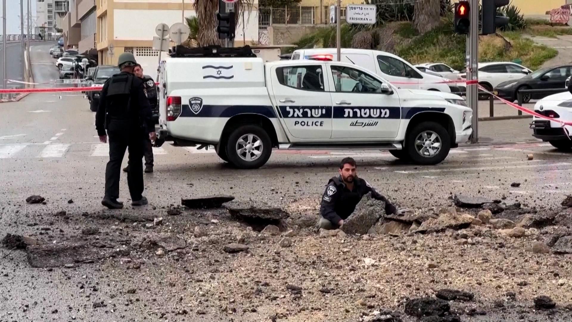 In Israel schlugen Raketen ein und auch in Teheran gab es Bombardierungen. US-Präsident Trump stellte ein baldiges Ende des seit gut fünf Wochen andauernden Kriegs gegen den Iran in Aussicht. Israel dagegen sieht noch kein Ende.