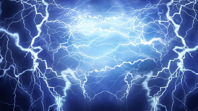 Zahlreiche Blitze am Himmel | Bild: stock.adobe.com/New Africa Zahlreiche Blitze am Himmel