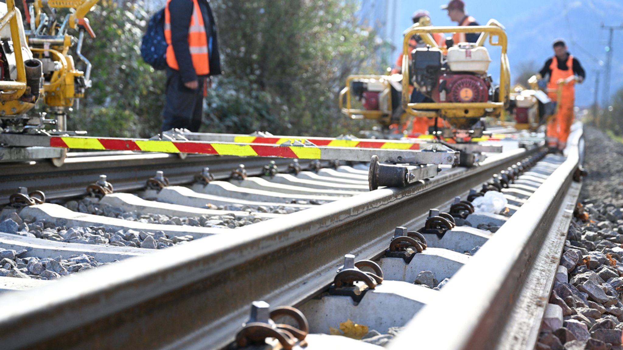 Bahnwellen auf einer Zugstrecke bei Garmsich-Partenkirchen