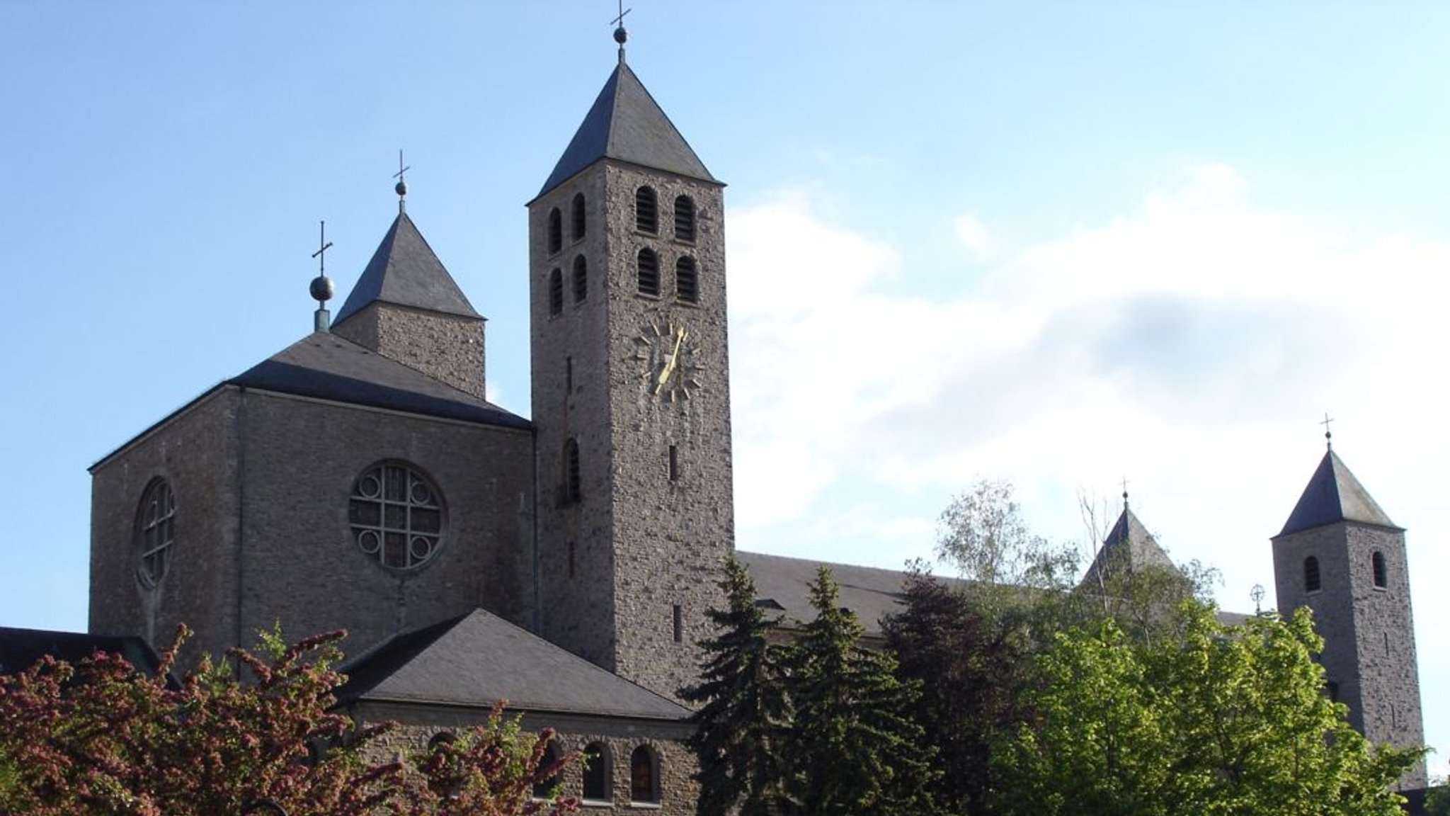 Wegen Kirchenasyl: Mönch aus Münsterschwarzach muss vor Gericht | Bild: BR/Tellux-Film GmbH Wegen Kirchenasyl: Mönch aus Münsterschwarzach muss vor Gericht