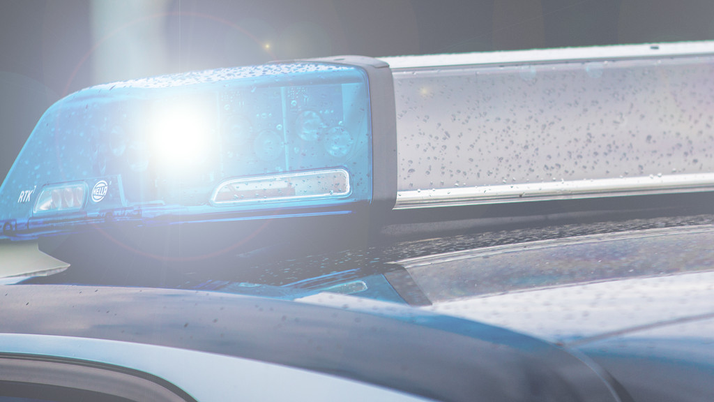 Blaulicht eines Polizeiautos (Symbolbild)
