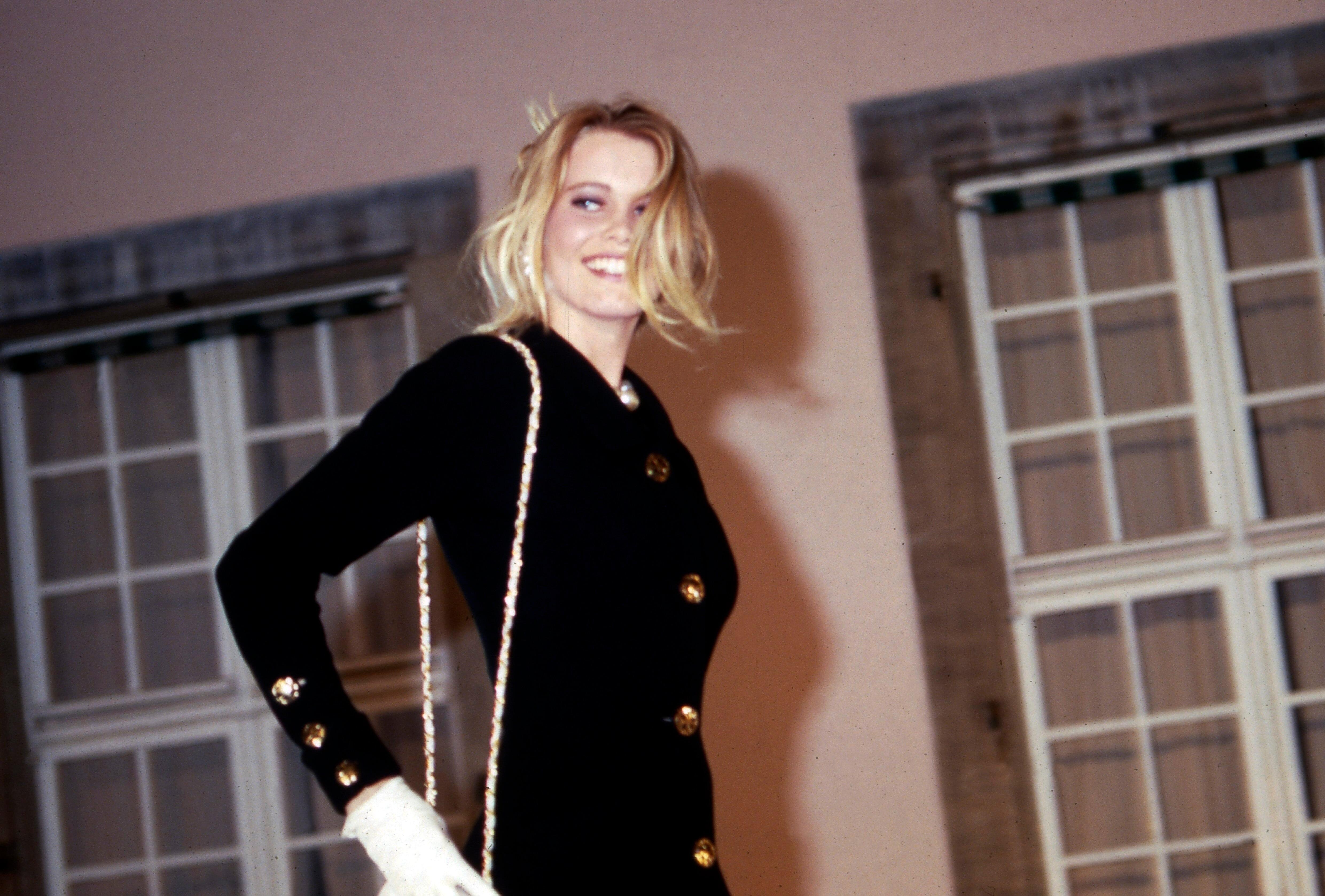 (Archivbild) Claudia Schiffer (hier im Jahr 1990) gehört zu den vielen prominenten Teilnehmern bei der 90s-Challenge