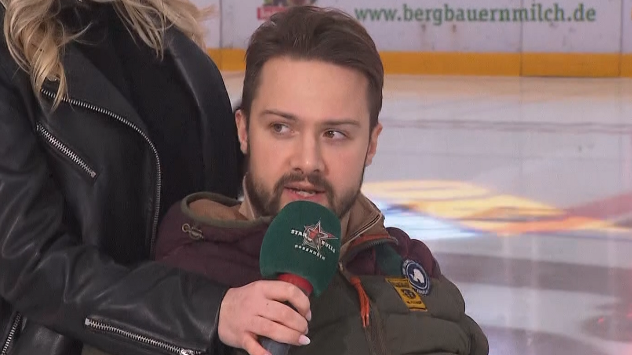 Gänsehautmoment: Mike Glemser zurück im Eishockey-Stadion