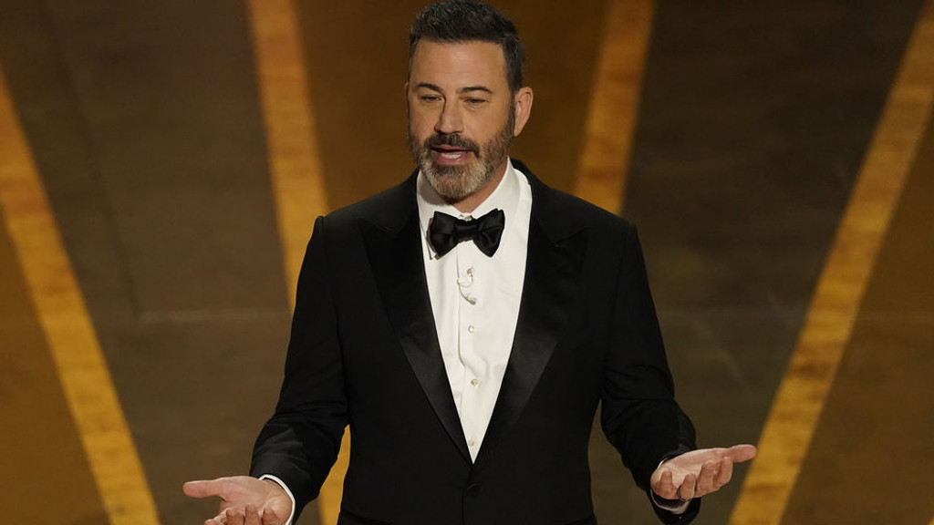 Moderator Jimmy Kimmel spricht bei der Oscar-Verleihung, den 95. Academy Awards im Dolby Theatre. Foto: Chris Pizzello/Invision/AP +++ dpa-Bildfunk +++