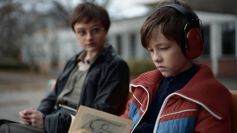 Sein Autismus macht den jungen Felix unberechenbar in "Zwischen uns" von Max Fey (Filmszene).