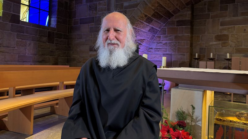 Anselm Grün, Benediktinermönch im Kloster Münsterschwarzach bei Würzburg. | Bild: BR/ Möst Anselm Grün, Benediktinermönch im Kloster Münsterschwarzach bei Würzburg.