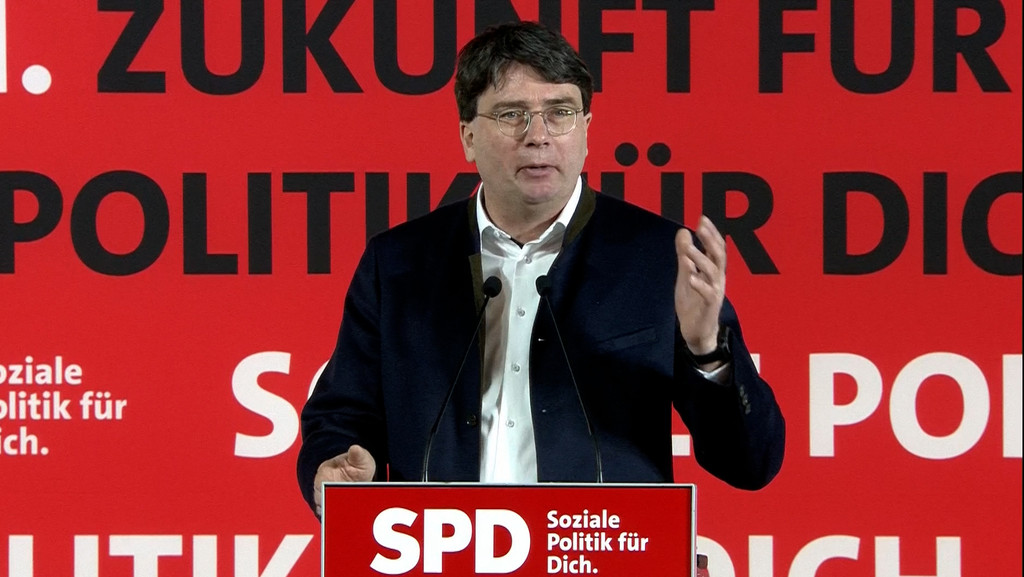 Dem SPD -Landeschef Florian von Brunn wird das am politischen Aschermittwoch zu viel.