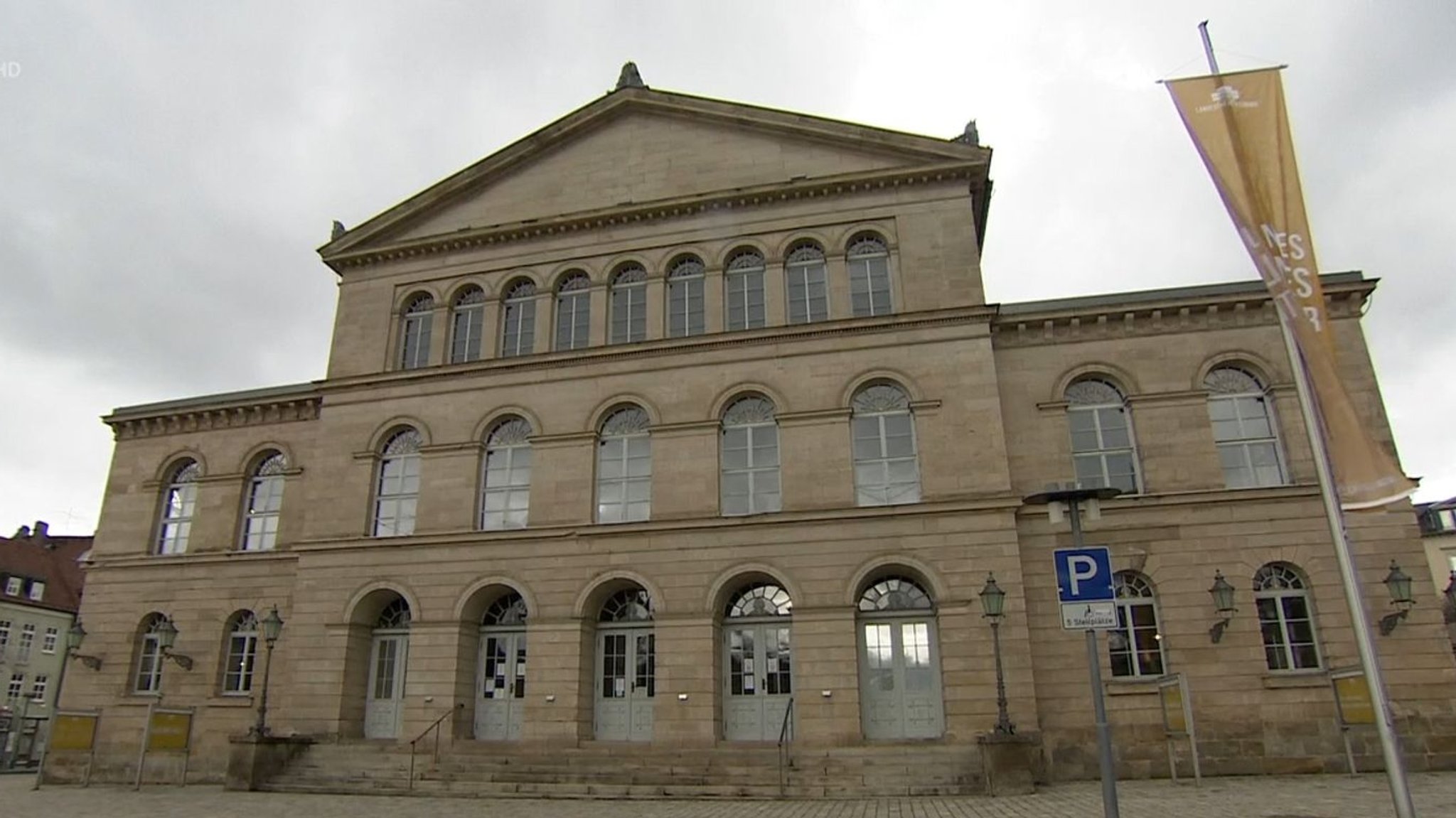 Das Fassade des Landestheaters Coburg.