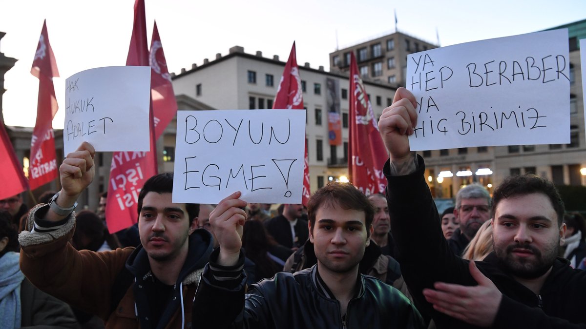 Türkischstämmige Community gespalten wegen Festnahme İmamoğlus