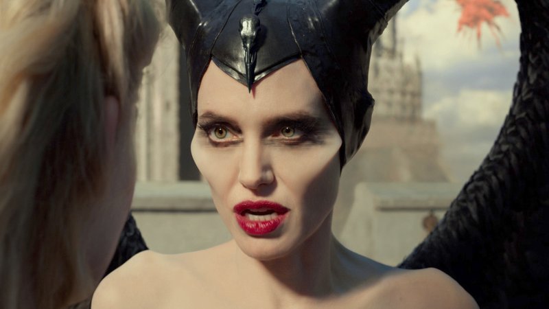 Angelina Jolie in zorniger Höchstform in  "Maleficent 2: Mächte der Finsternis" (Filmszene)