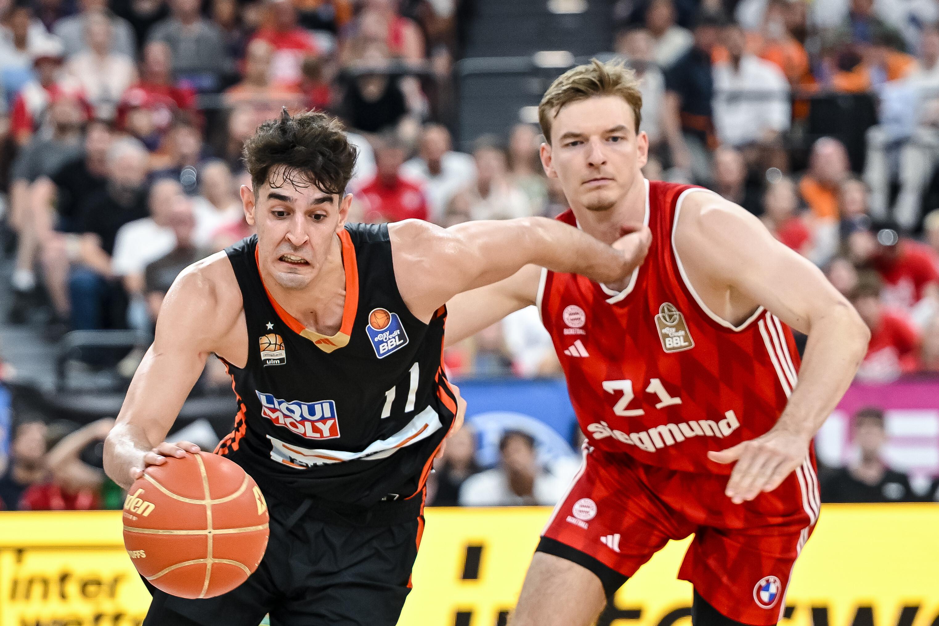 Ulms Ben Saraf (l.) und Münchens Justus Hollatz