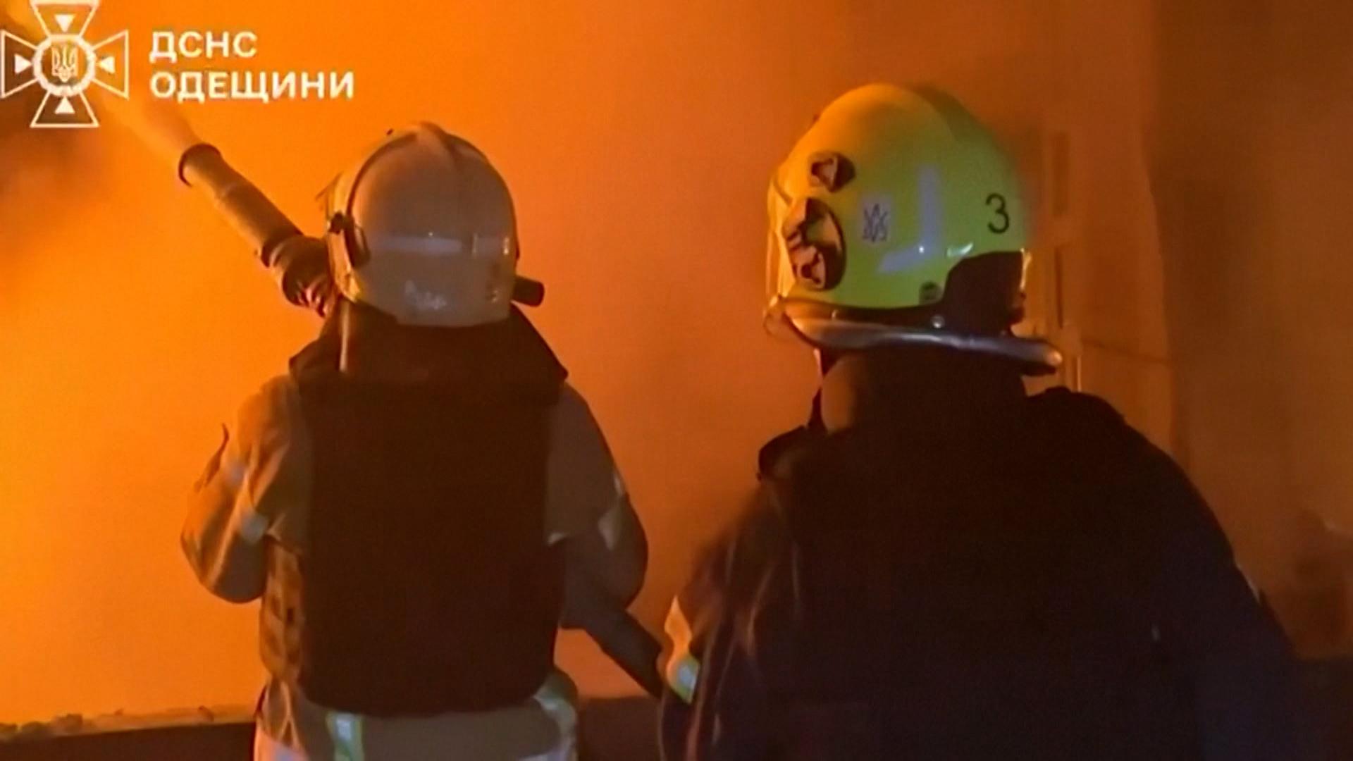 Feuerwehrleute in der Ukraine beim Einsatz