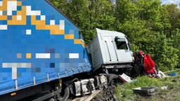 Schwerer Lkw-Unfall auf der A6 bei Ansbach | Bild:News5