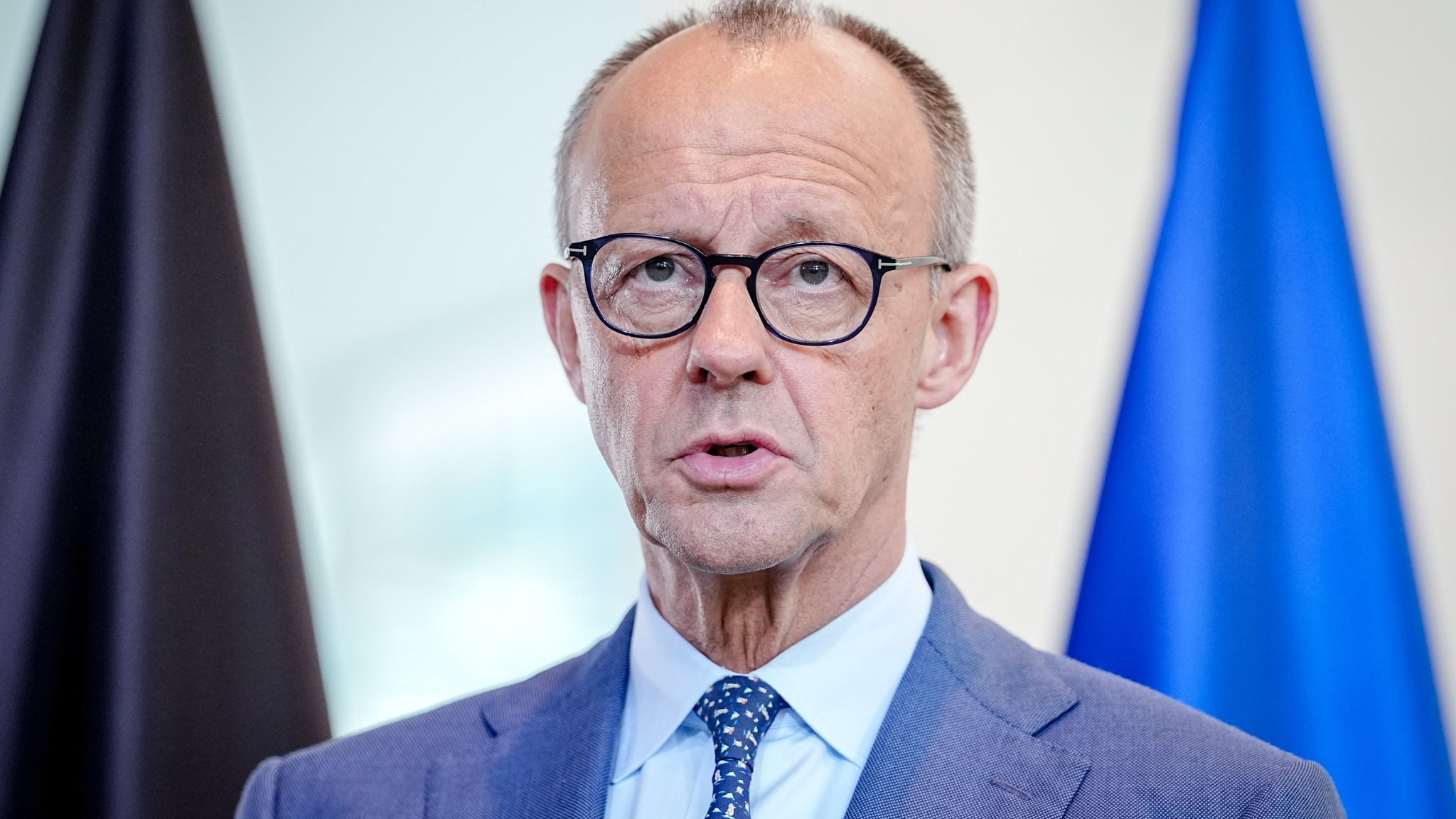 ARCHIV - 19.05.2026, Berlin: Bundeskanzler Friedrich Merz (CDU) gibt im Bundeskanzleramt eine Pressekonferenz mit dem Bundespräsidenten der Schweiz. (zu dpa: «Bundesregierung verurteilt Einsatz von Oreschnik-Rakete in der Ukraine») Foto: Kay Nietfeld/dpa +++ dpa-Bildfunk +++ | Bild: dpa-Bildfunk/Kay Nietfeld ARCHIV - 19.05.2026, Berlin: Bundeskanzler Friedrich Merz (CDU) gibt im Bundeskanzleramt eine Pressekonferenz mit dem Bundespräsidenten der Schweiz. (zu dpa: «Bundesregierung verurteilt Einsatz von Oreschnik-Rakete in der Ukraine») Foto: Kay Nietfeld/dpa +++ dpa-Bildfunk +++