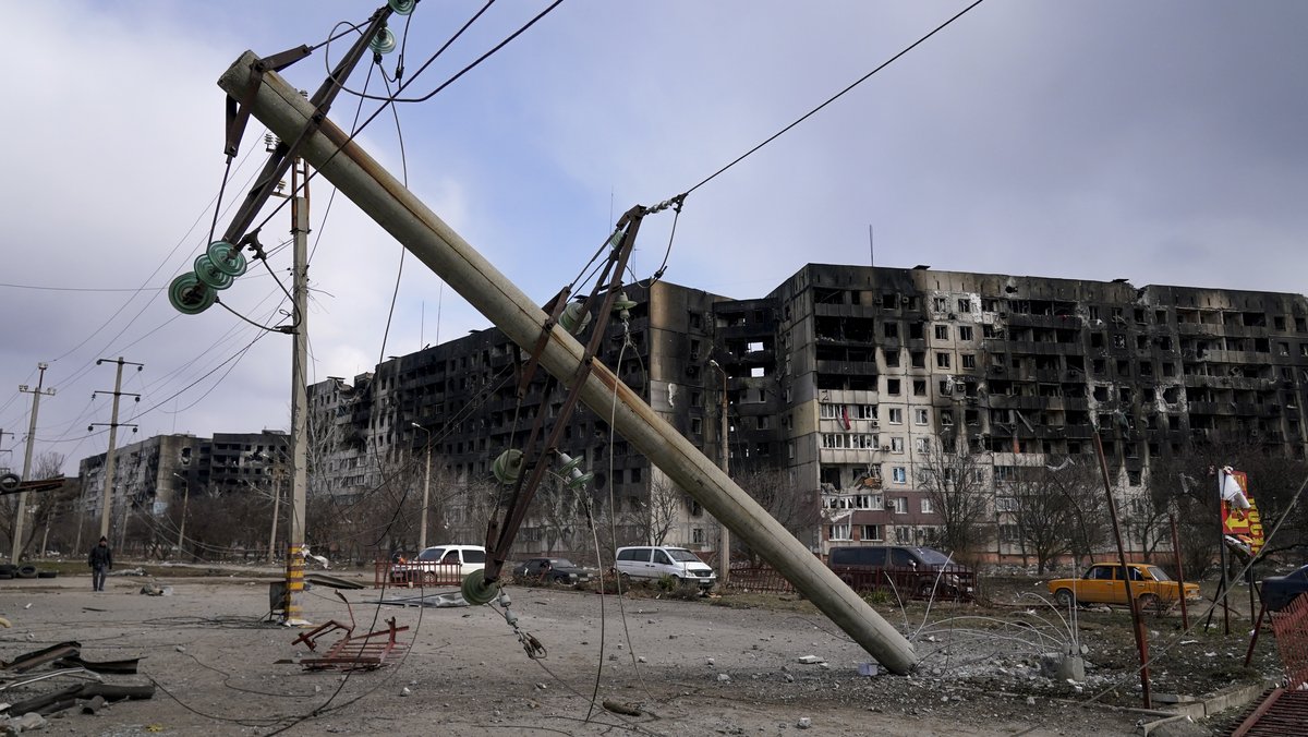 Zerstörte Wohnblocks in Mariupol