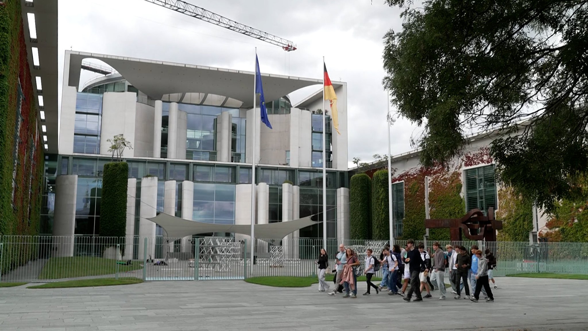 Bundeskanzler Friedrich Merz ist am Nachmittag mit den Spitzen der Union im Kanzleramt zusammengetroffen. 