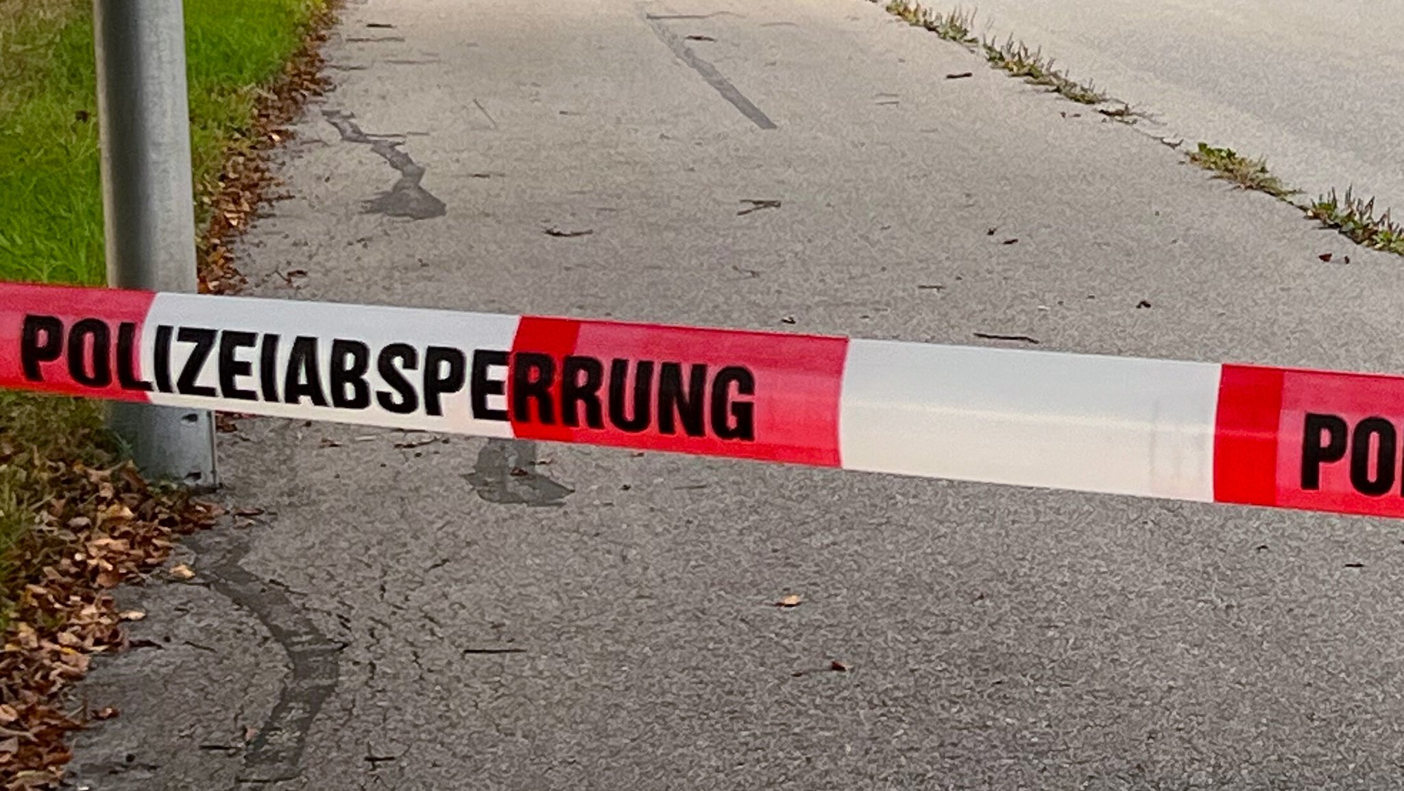 Polizeiabsperrung nach einem Unfall.