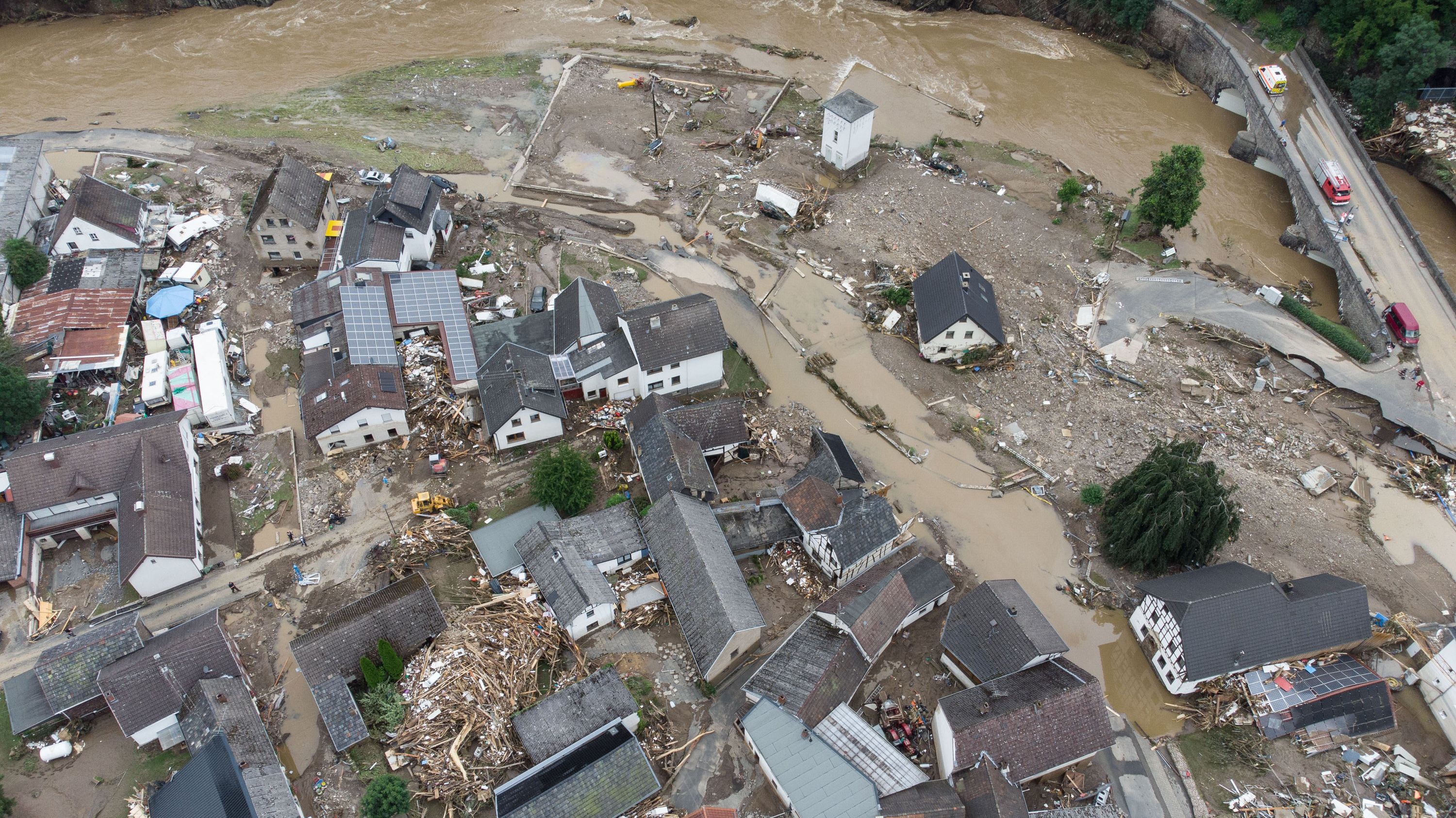 Hochwasser: Hat der Katastrophenschutz versagt? - Vimarsana News