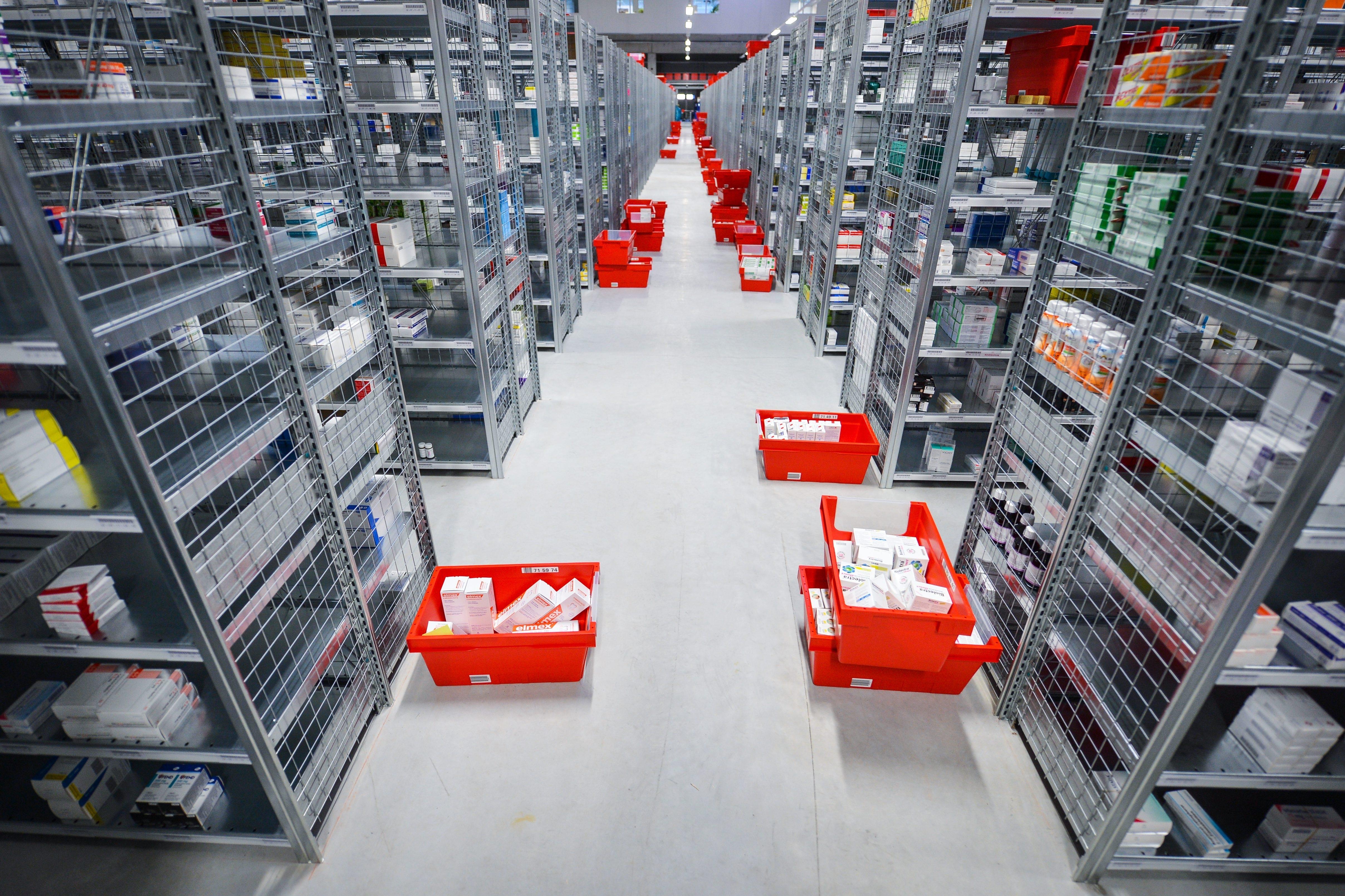 Das Zentrallager des Pharma-Großhändlers AEP in Alzenau, aufgenommen im Jahr 2013.