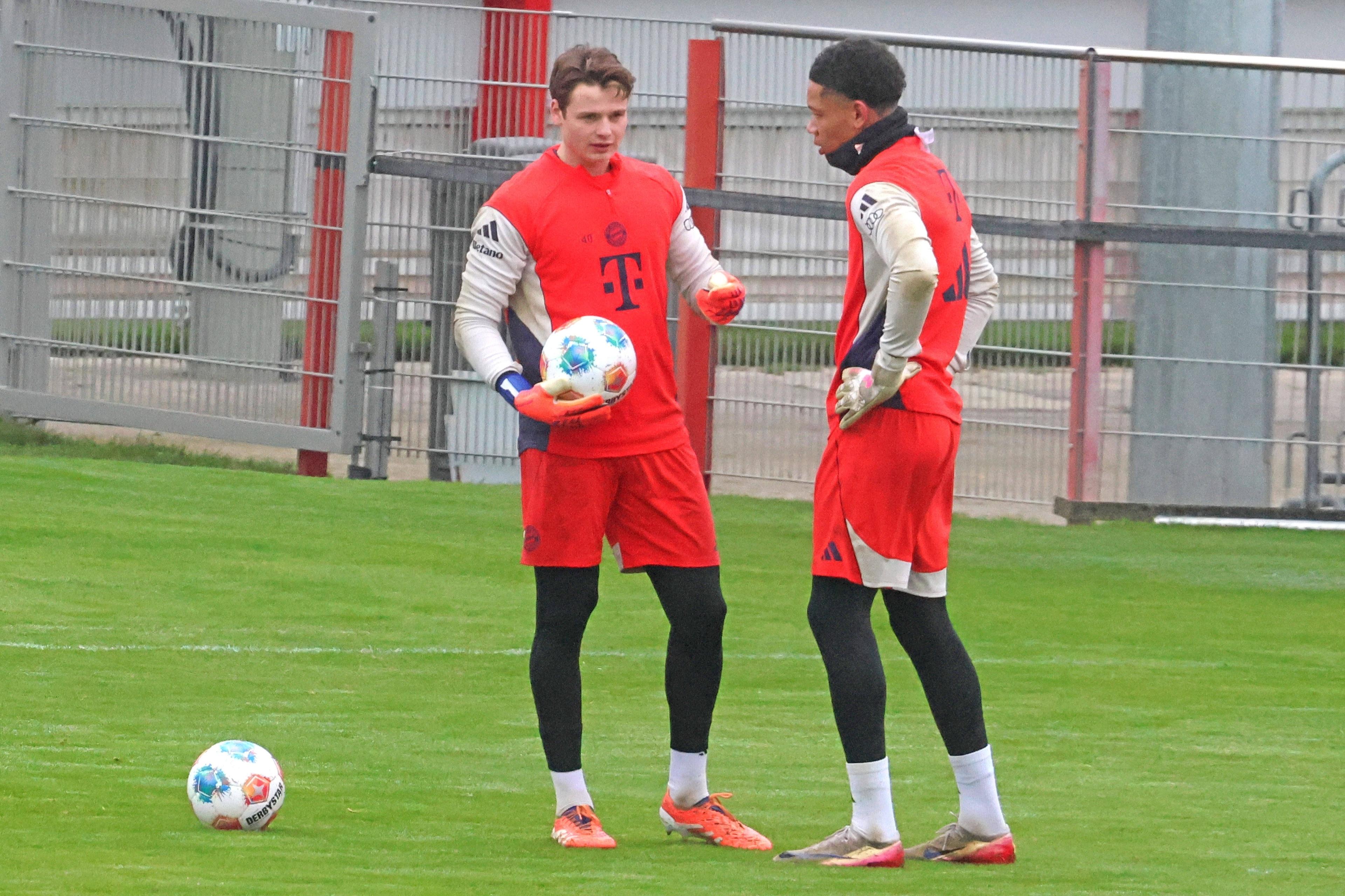 Jonas Urbig und Leonard Prescott
