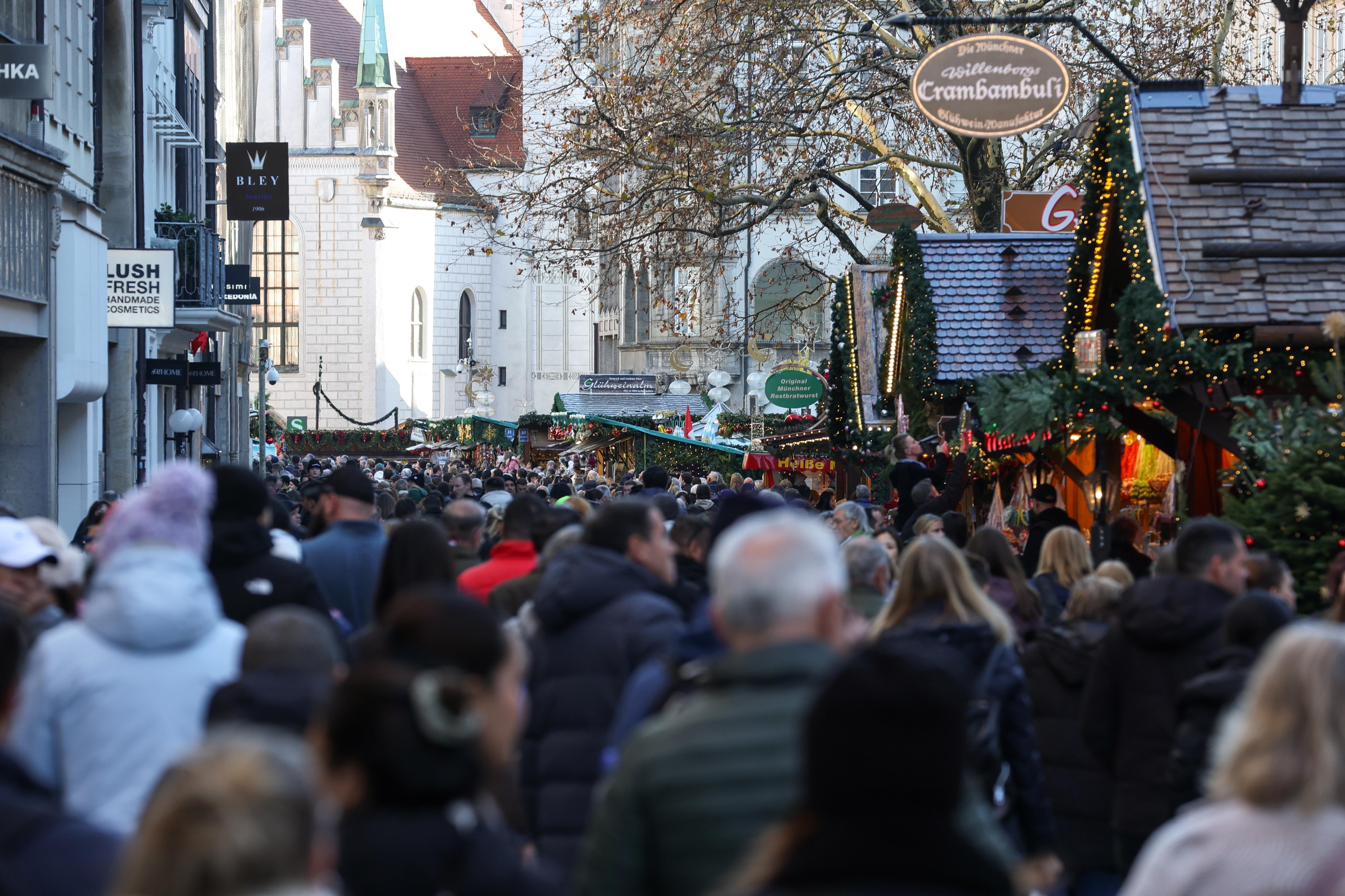 Christkindlmarkt am Marienplatz am 25.11.2024 in München