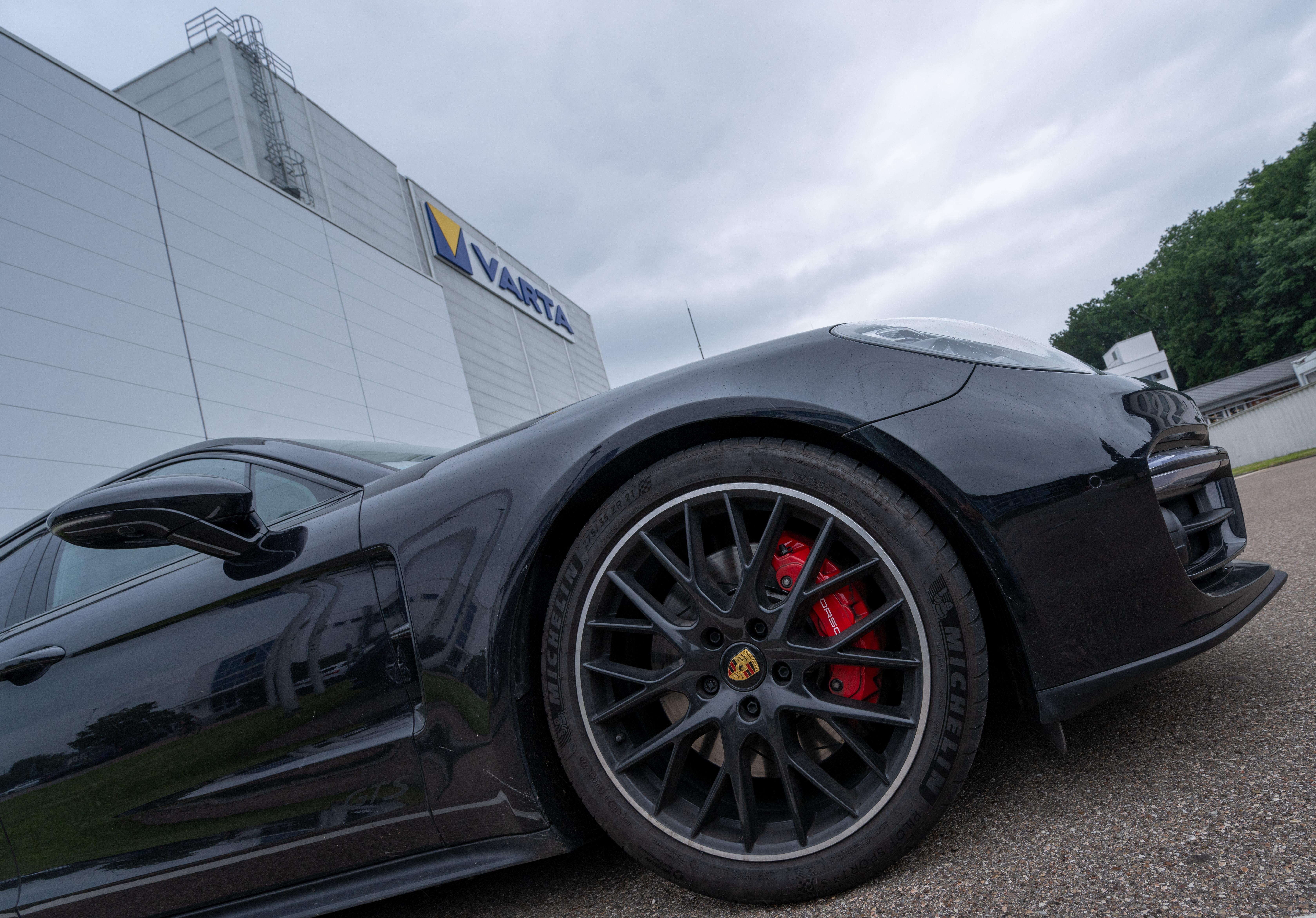 Porsche steigt bei Varta ein: Einigung mit Banken