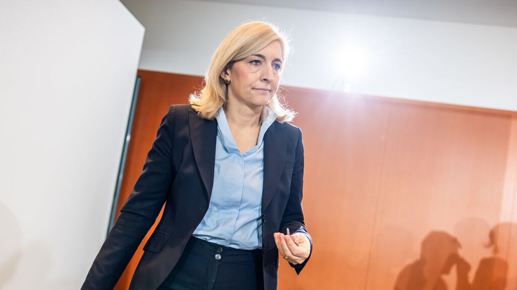 Ministerin Warken sieht "No-go-Areas" für Frauen in Deutschland