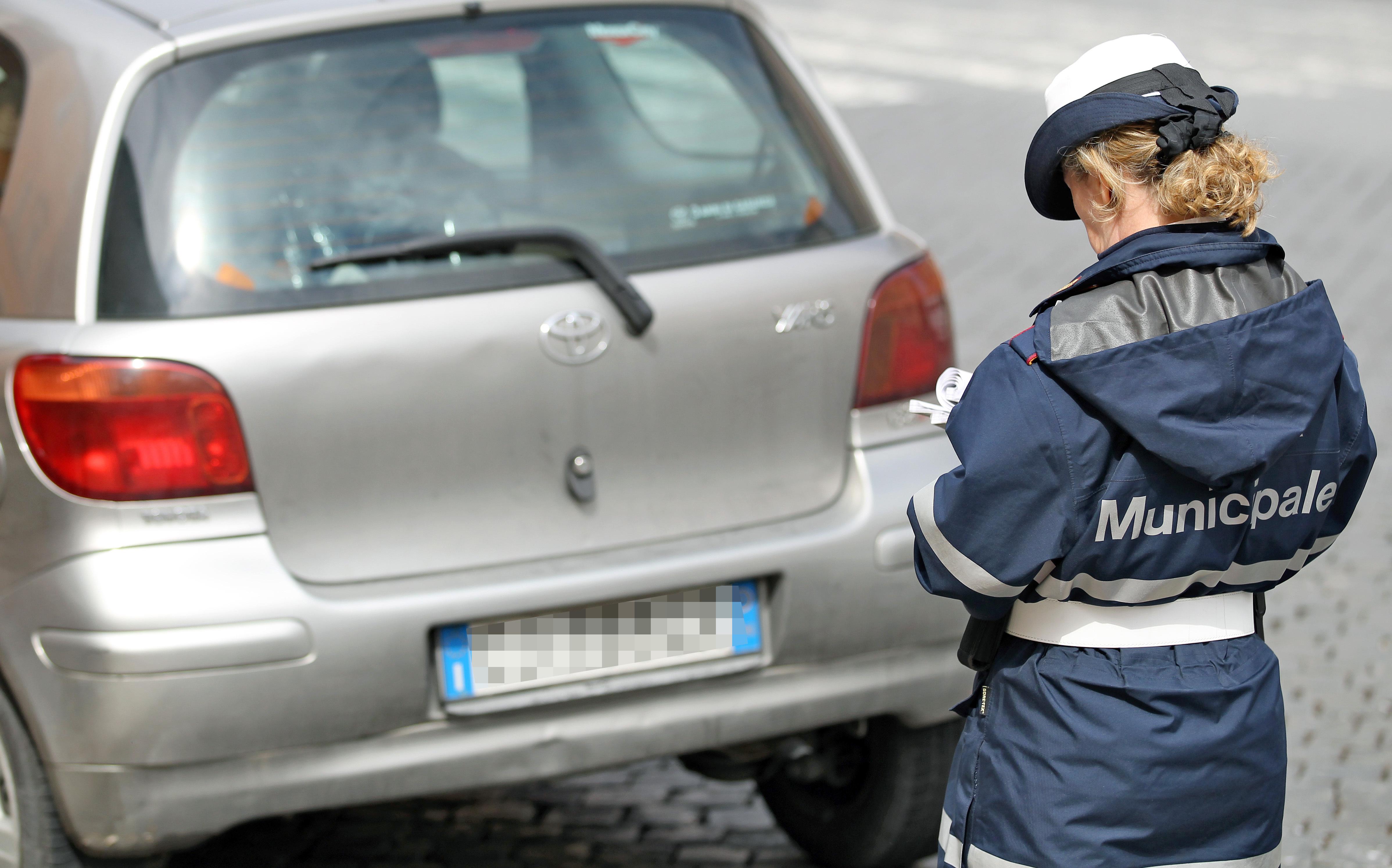 (Symbolbild) Nach über einem Jahr versendet Italien wieder Bußgeldbescheide an deutsche Verkehrssünder