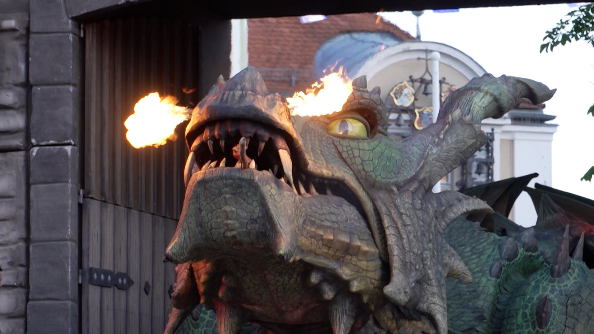 In Furth im Wald beginnt die Drachenstich-Saison. Drei Wochen lang steht die Stadt wieder Kopf und beherbergt etliche Tausend Menschen zu dieser Zeit. Und das Festspiel ist für Furth nicht nur Image-Sache, sondern auch ein großer Wirtschaftsfaktor.