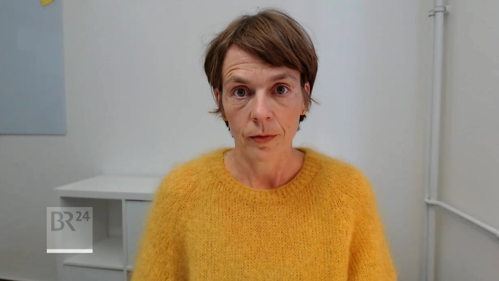 Interview mit Tanja von Bodelschwingh, Leiterin N.I.N.A. e.V. zum Thema sexuelle Gewalt | Bild: Bayerischer Rundfunk 2026 Interview mit Tanja von Bodelschwingh, Leiterin N.I.N.A. e.V. zum Thema sexuelle Gewalt
