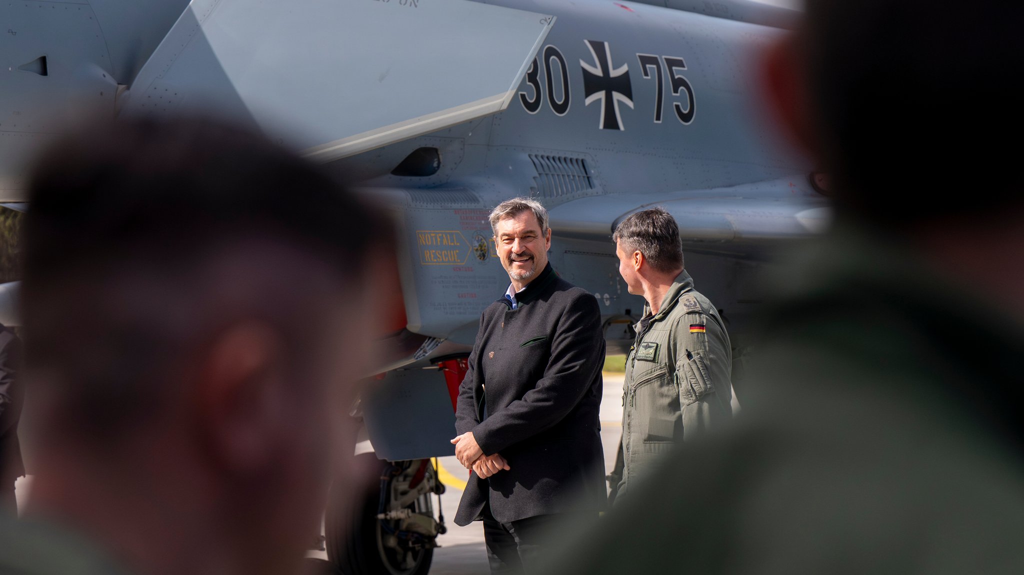 Archivbild: Markus Söder bei der Luftwaffe | Bild: picture alliance/dpa | Peter Kneffel Archivbild: Markus Söder bei der Luftwaffe