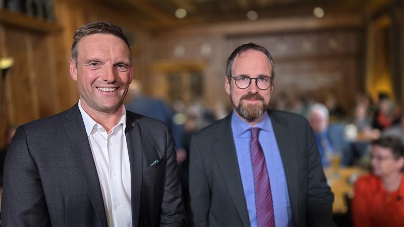 Im Wahlkampf wurde in Erlangen viel über Infrastruktur, aber auch über sinkende Gewerbesteuereinnahmen diskutiert. Wie stehen die Kandidaten dazu? Oberbürgermeister Florian Janik von der SPD möchte das Rathaus verteidigen, im 1. Wahlgang lag sein Konkurrent Jörg Volleth von der CSU vorne.