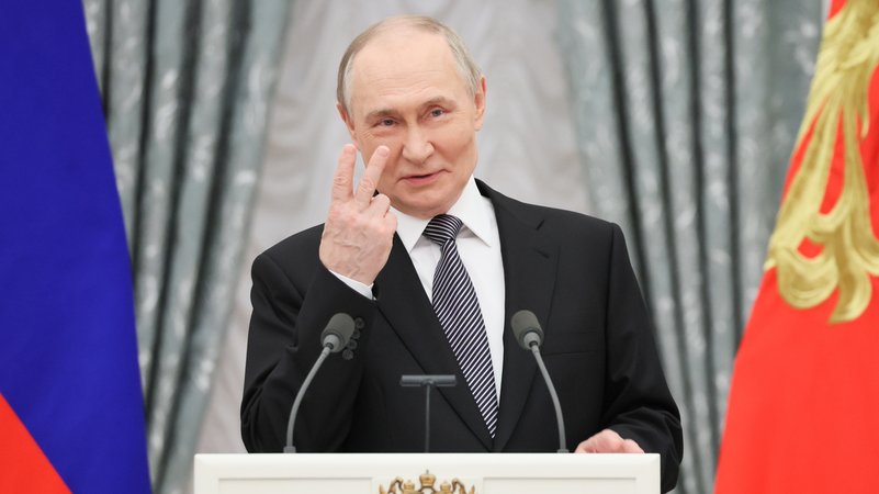 Bei der Verleihung von Kulturpreisen am 25. März 2025 | Bild: Sergei Sawostjanow/Picture Alliance Bei der Verleihung von Kulturpreisen am 25. März 2025