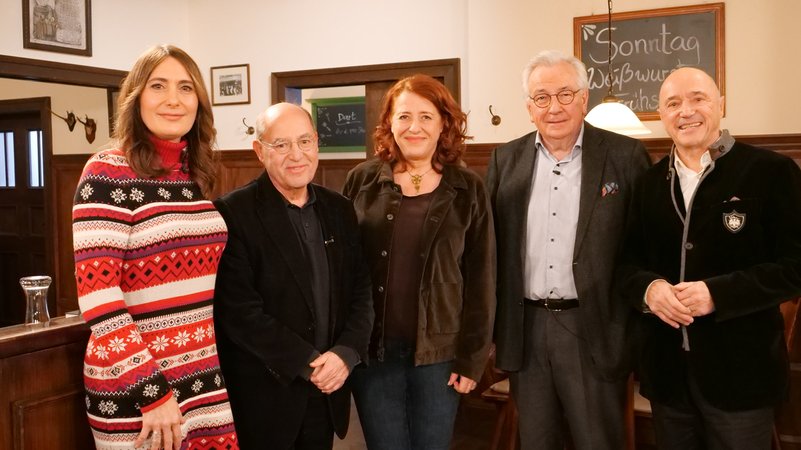 V.l.n.r.: Anja Kohl, Gregor Gysi, Luise Kinseher, Hans-Werner Kilz, Christian Neureuther | Bild: BR/Andreas Schroll V.l.n.r.: Anja Kohl, Gregor Gysi, Luise Kinseher, Hans-Werner Kilz, Christian Neureuther